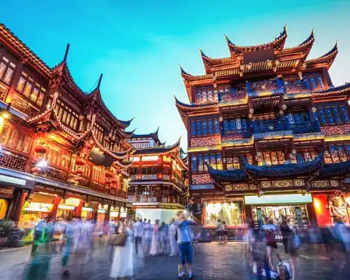 beautiful-yuyuan-garden-at-night-traditional-shopping-area-in-shanghai--china